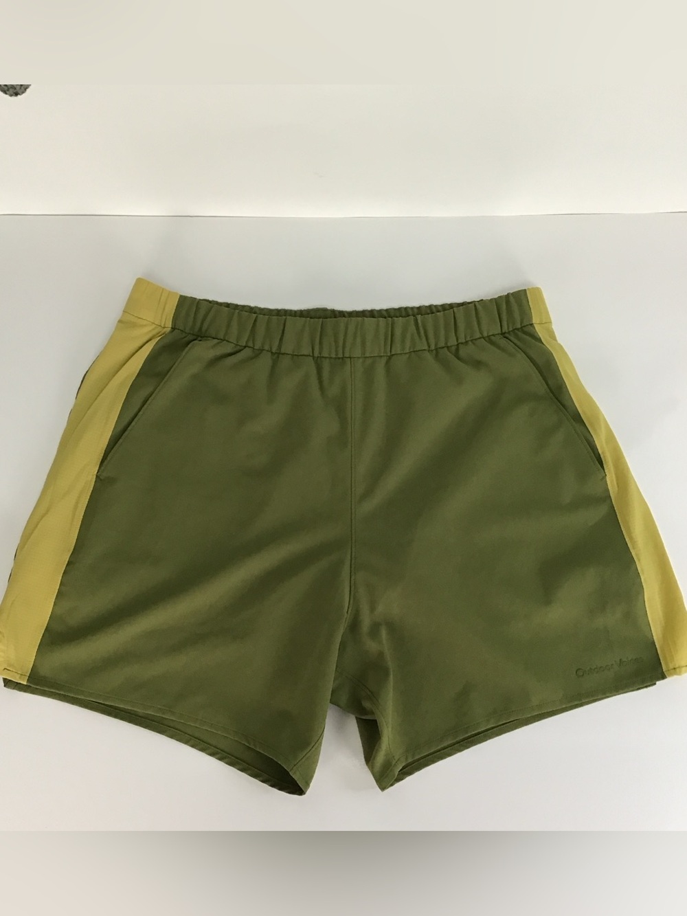 Outdoor Voices men’s athletic performance shorts large